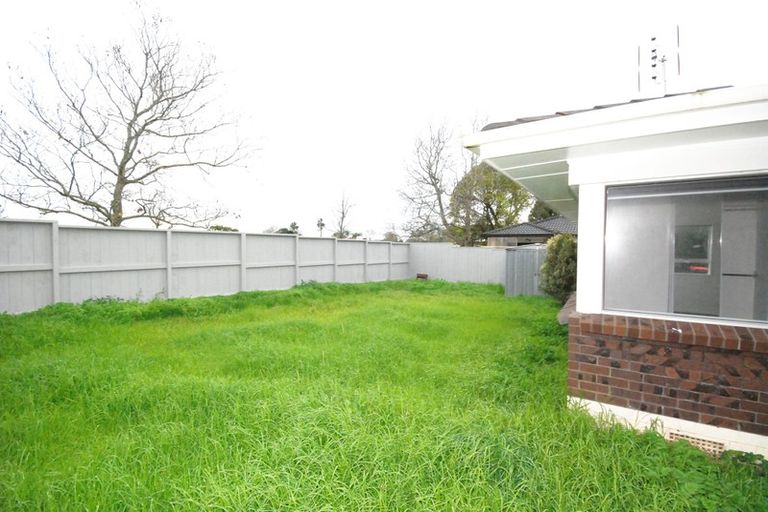 Photo of property in 2/19 Fortunes Road, Half Moon Bay, Auckland, 2012