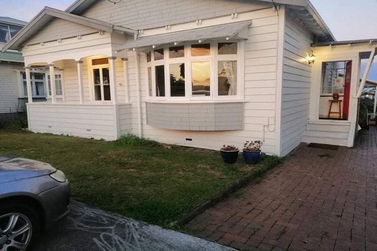 Photo of property in 101 Queen Street, Northcote Point, Auckland, 0627