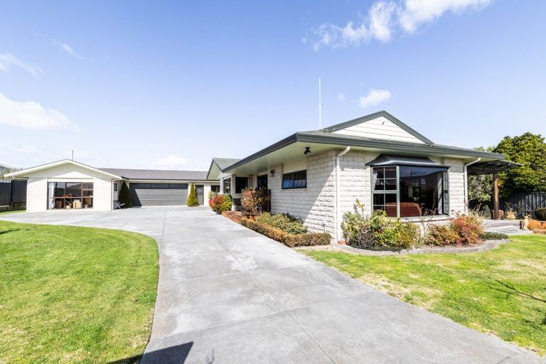 Photo of property in 128 Brookvale Road, Havelock North, 4130