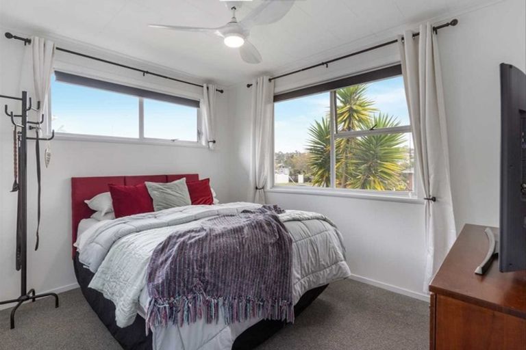 Photo of property in 62 Hellyers Street, Birkdale, Auckland, 0626