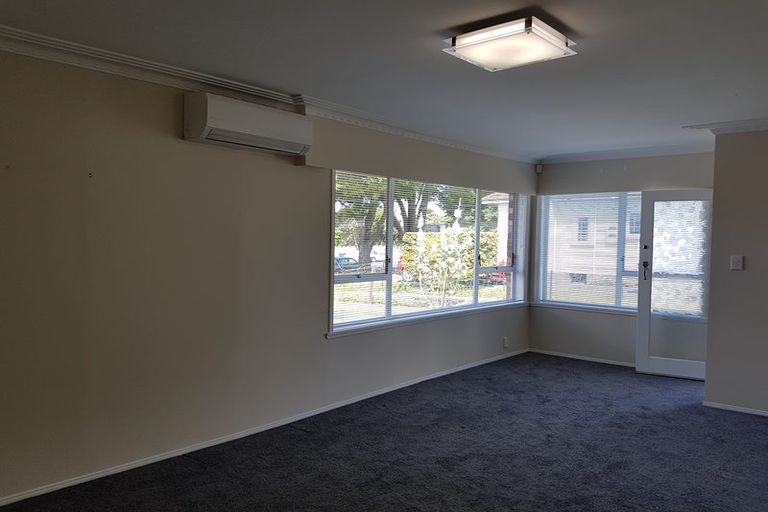 Photo of property in 2 Great South Road, Papakura, 2110