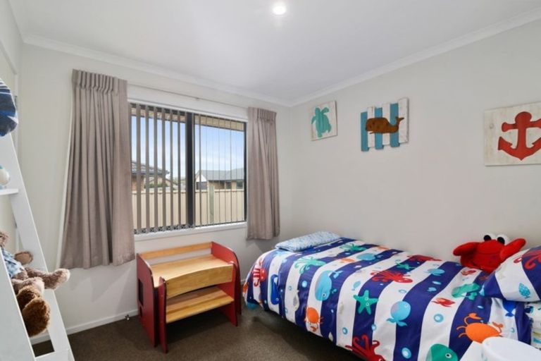 Photo of property in 25 Hamon Place, Pukehangi, Rotorua, 3015