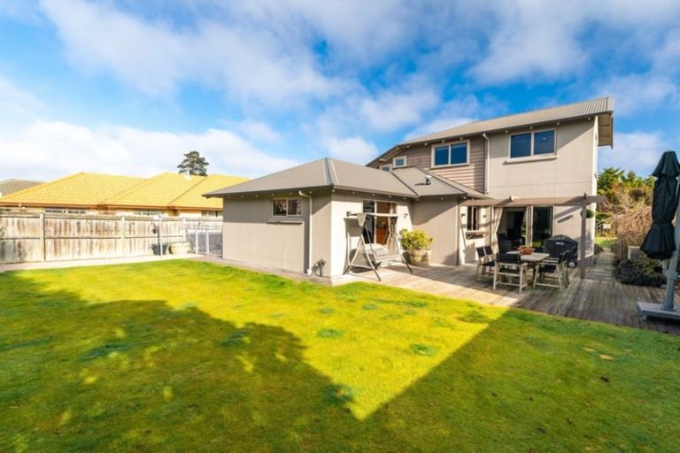 Photo of property in 6 Seacroft Place, Waimairi Beach, Christchurch, 8083