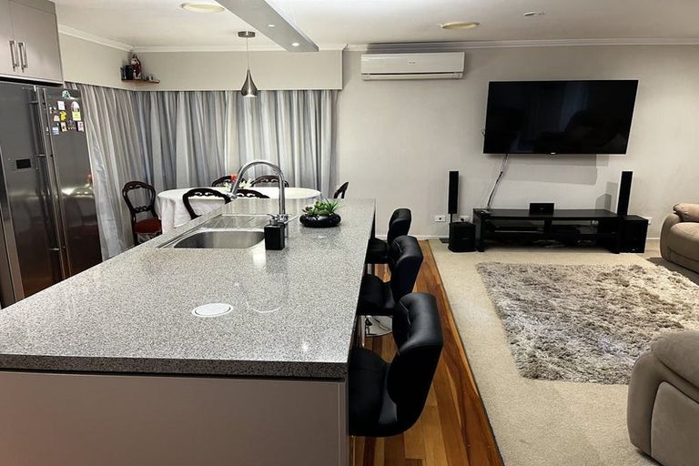 Photo of property in 2 Carrington Avenue, Hillcrest, Hamilton, 3216