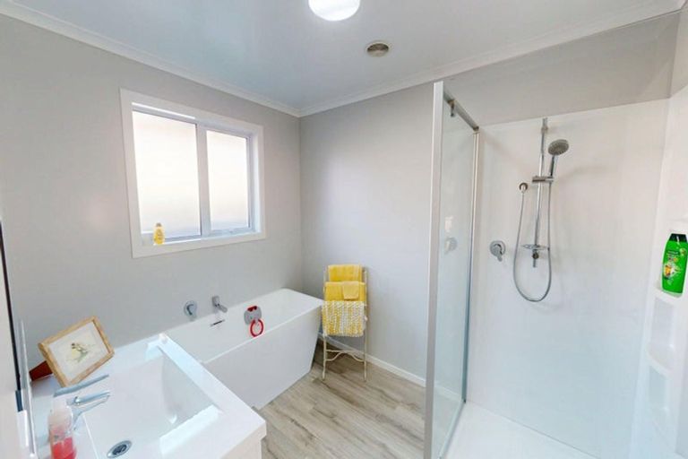 Photo of property in 82 Willoughby Street, Halcombe, 4779