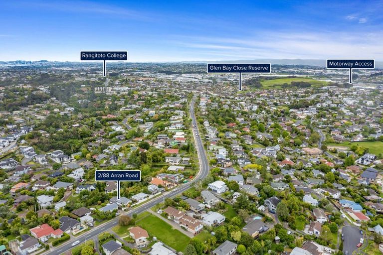 Photo of property in 2/88 Arran Road, Browns Bay, Auckland, 0630