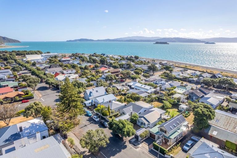 Photo of property in 34 Oroua Street, Eastbourne, Lower Hutt, 5013