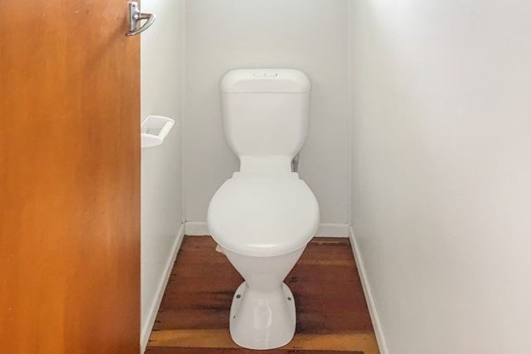 Photo of property in 3/13 Otakau Road, Milford, Auckland, 0620