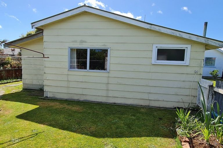 Photo of property in 80 Romilly Street, Westport, 7825