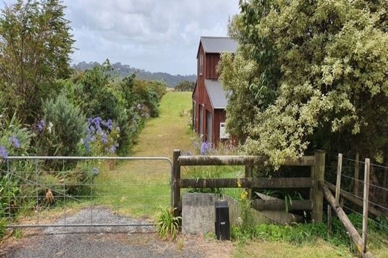 Photo of property in 402c Awhitu Central Road, Awhitu, Waiuku, 2684