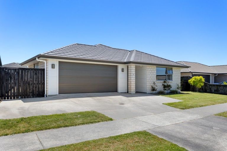 Photo of property in 8 Livingstone Drive, Papamoa Beach, Papamoa, 3118