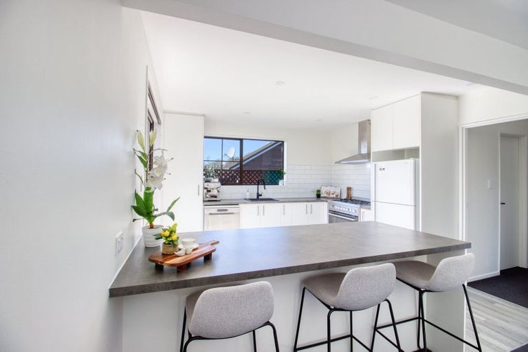 Photo of property in 2/10 Montclare Avenue, Ilam, Christchurch, 8041