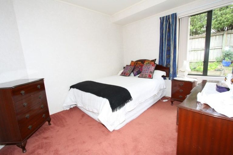 Photo of property in 76 Burswood Drive, Burswood, Auckland, 2013