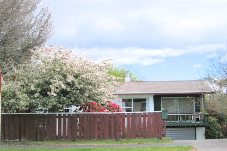 Photo of property in 69 Tamatea Road, Taupo, 3330
