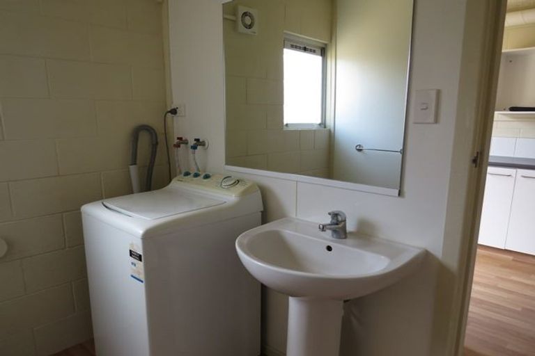 Photo of property in 4/3 Tralee Place, Hillcrest, Hamilton, 3216