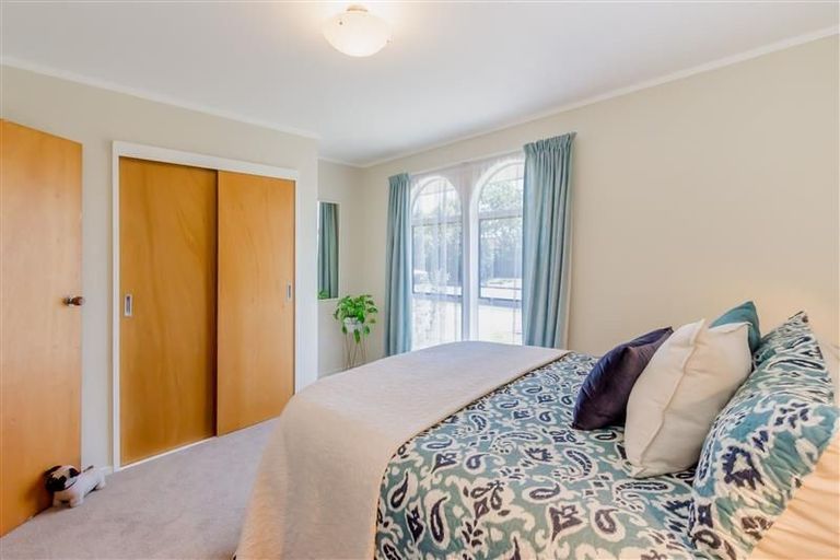 Photo of property in 2a Stuart Street, Waikanae, 5036