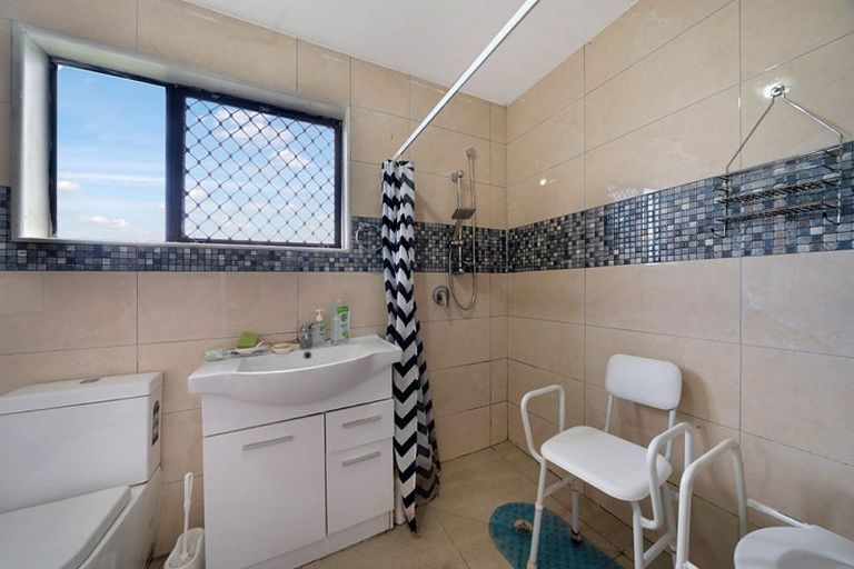 Photo of property in 1/1 Wattle Street, New Lynn, Auckland, 0600