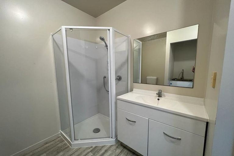 Photo of property in 13/242 Great North Road, Henderson, Auckland, 0612