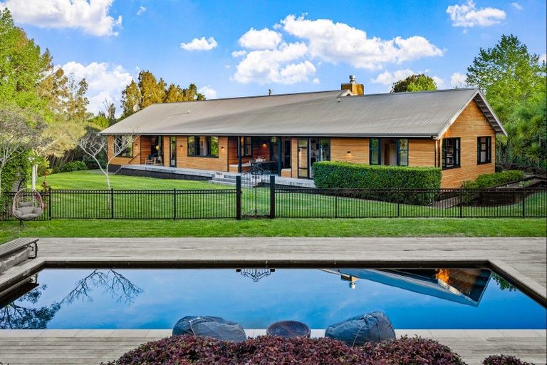 Photo of property in 2 Tamahunga Drive, Matakana, Warkworth, 0985