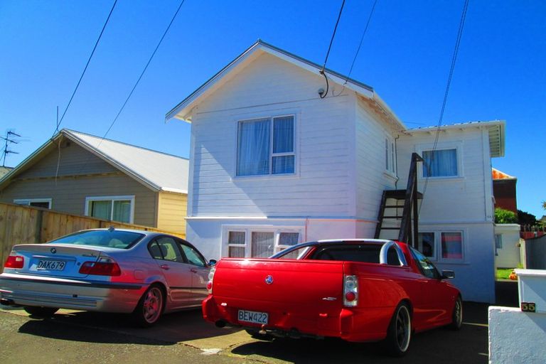 Photo of property in 55 Endeavour Street, Lyall Bay, Wellington, 6022