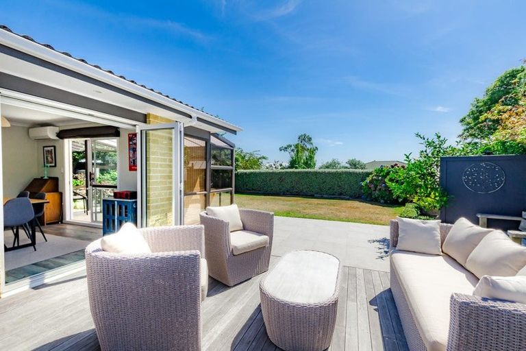 Photo of property in 44 Rewarewa Crescent, Waikanae, 5036