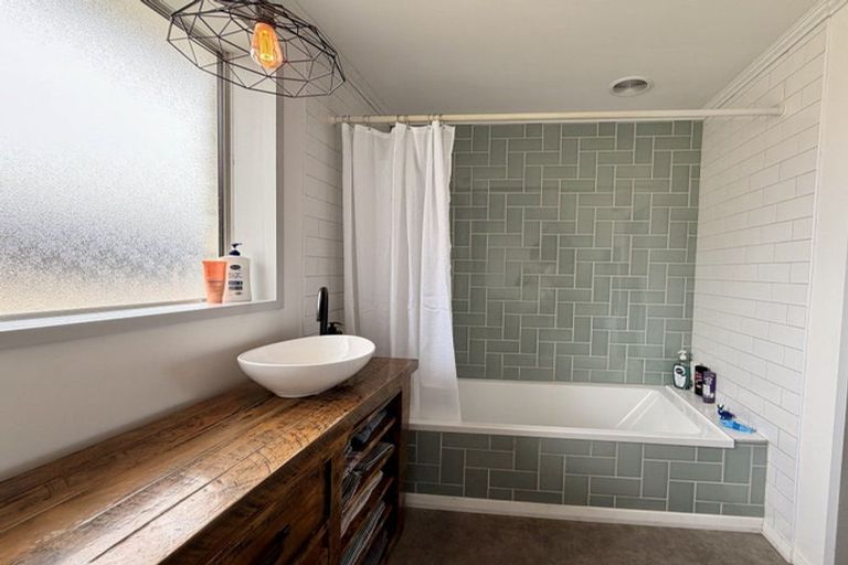 Photo of property in 36 Ure Street, South Hill, Oamaru, 9400