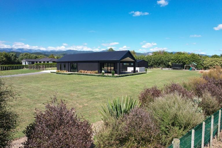 Photo of property in 18 Oriwa Lane, Levin, 5571