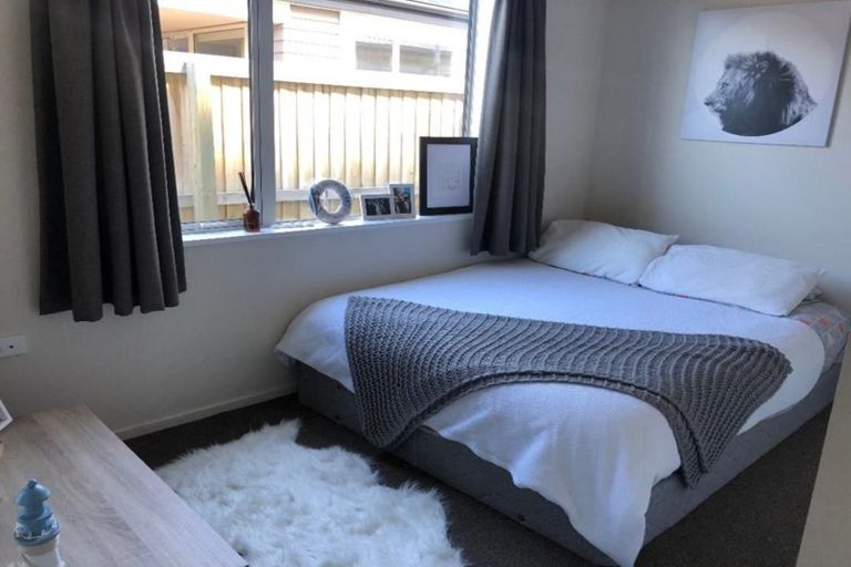 Photo of property in 32 Solander Road, Pegasus, 7612