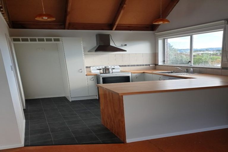 Photo of property in 18 Simcox Street, Otaki Beach, Otaki, 5512