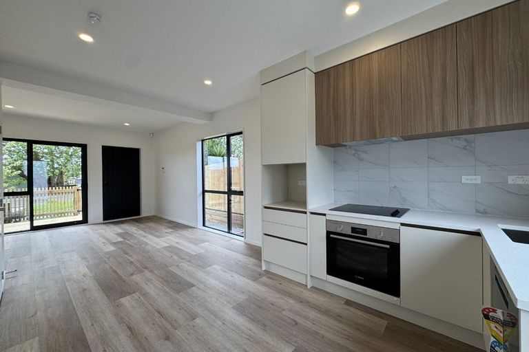 Photo of property in 37 Crawford Avenue, Mangere Bridge, Auckland, 2022