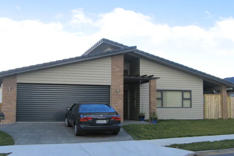 Photo of property in 10 Speyside Crescent, Flat Bush, Auckland, 2016