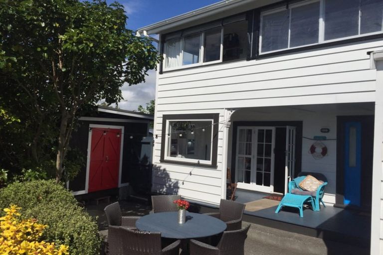 Photo of property in 3 Lucy Road, Bluff Hill, Napier, 4110