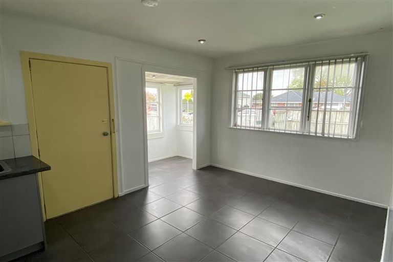 Photo of property in 1/32 Great South Road, Papakura, 2110