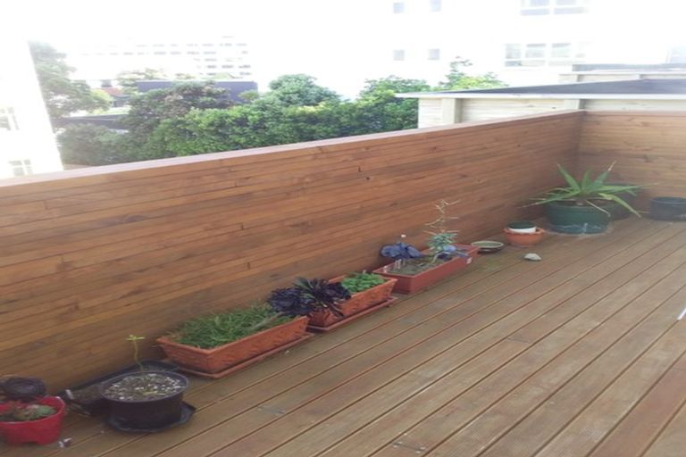 Photo of property in 17/15 Roxburgh Street, Mount Victoria, Wellington, 6011