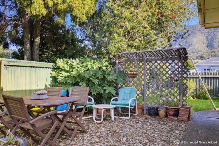 Photo of property in 30c York Street, Picton, 7220