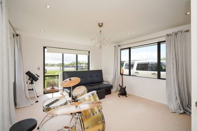 Photo of property in 28 Majestic Chance, Seaward Bush, Invercargill, 9812