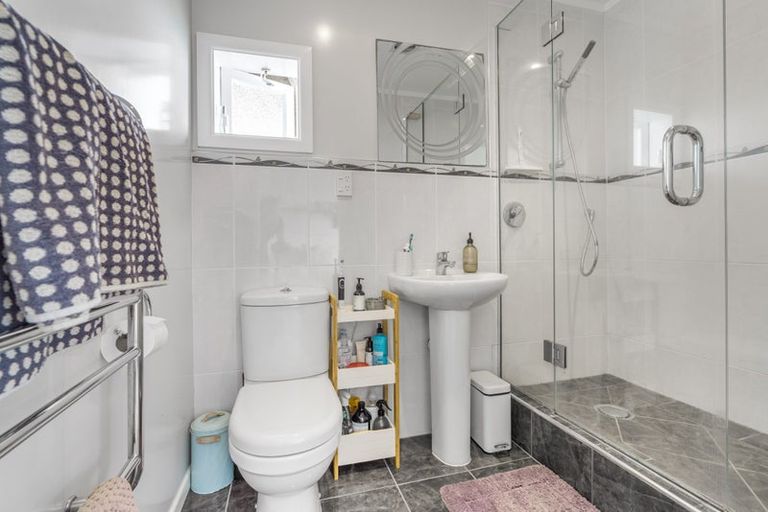 Photo of property in 137 Sandspit Road, Shelly Park, Auckland, 2014