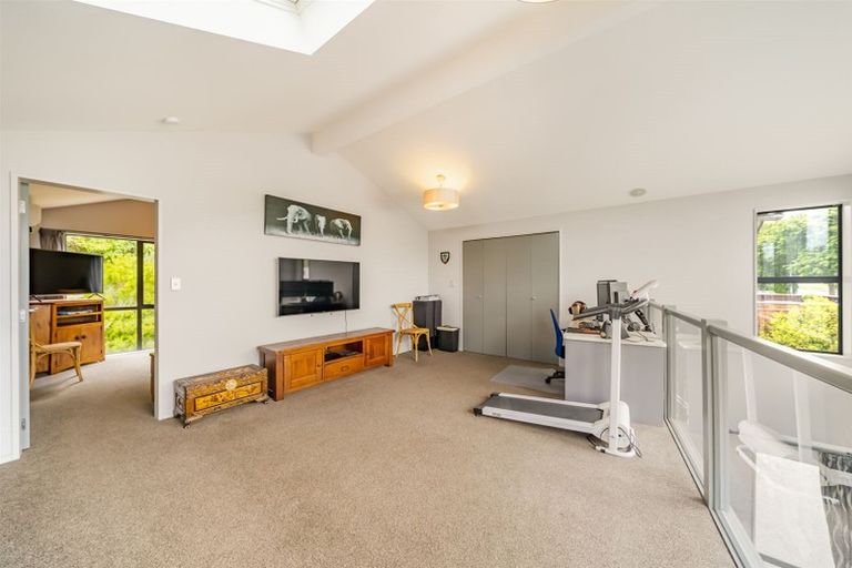 Photo of property in 8 Flotilla Place, Whitby, Porirua, 5024