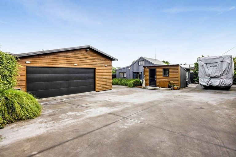 Photo of property in 11a Mace Terrace, Oakura, 4314