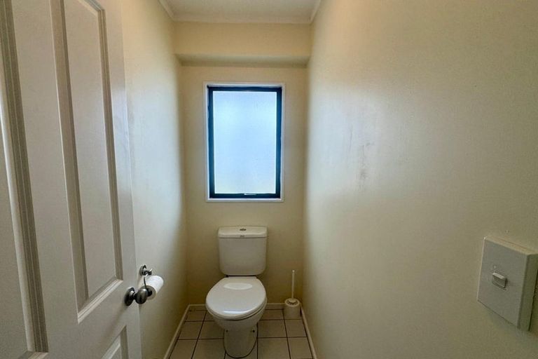 Photo of property in 24a Reeves Road, Pakuranga, Auckland, 2010