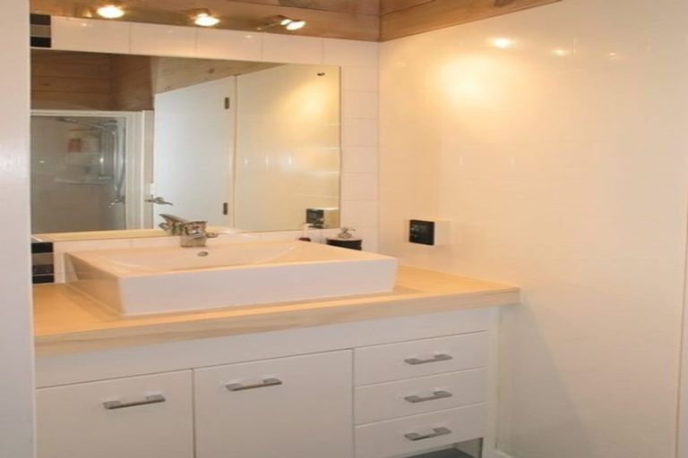 Photo of property in 52 Mercury Way, Whitby, Porirua, 5024