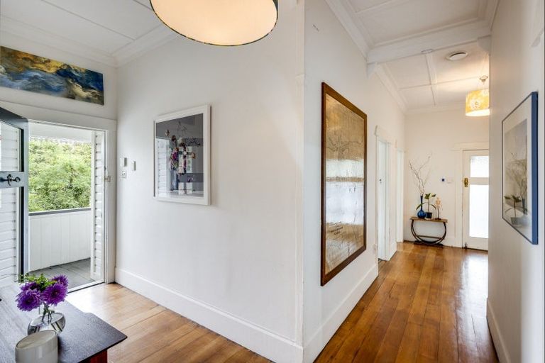 Photo of property in 8 France Road, Bluff Hill, Napier, 4110