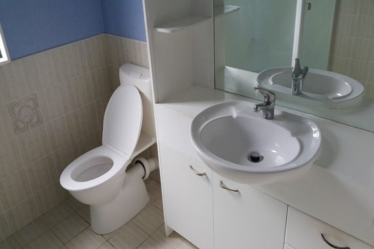 Photo of property in 43 Ribbonwood Crescent, Goodwood Heights, Auckland, 2105