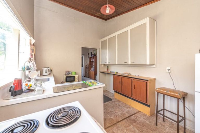 Photo of property in 11 Kelvin Street, Aramoho, Wanganui, 4500