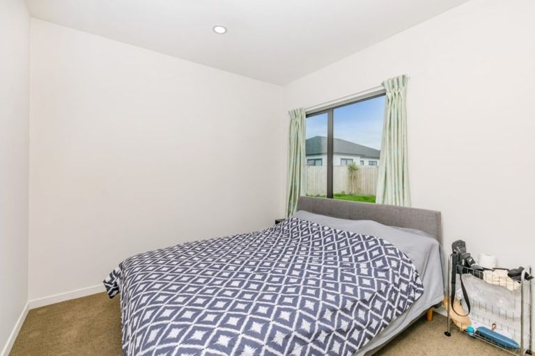 Photo of property in 5 Twin Parks Rise, Papakura, 2110