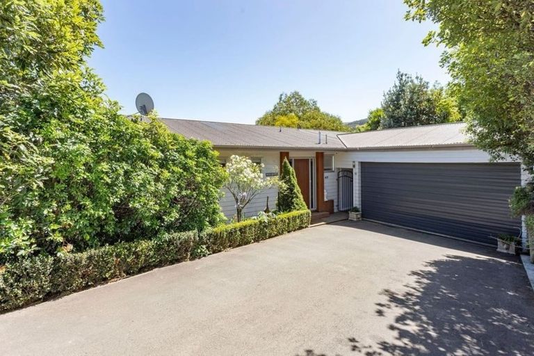 Photo of property in 10 Bayview Crescent, Duvauchelle, 7581