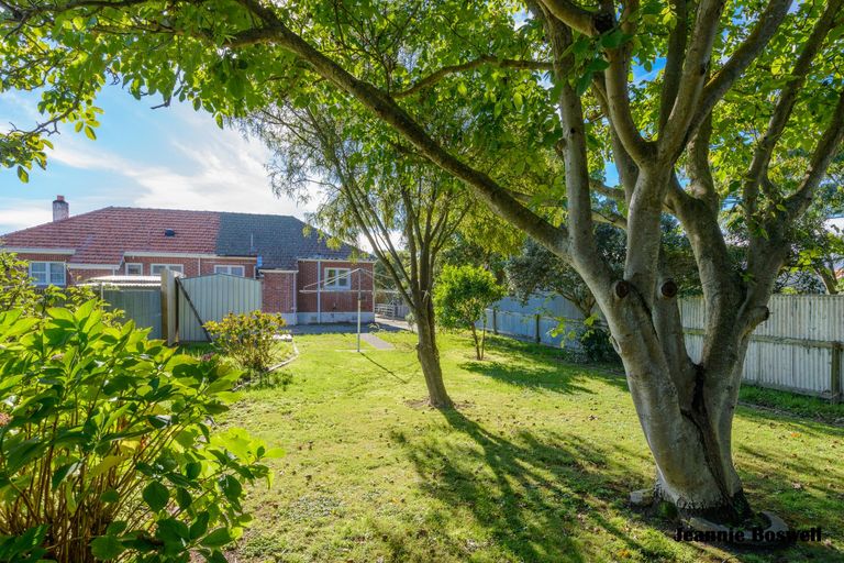 Photo of property in 66 Brightwater Terrace, Terrace End, Palmerston North, 4410