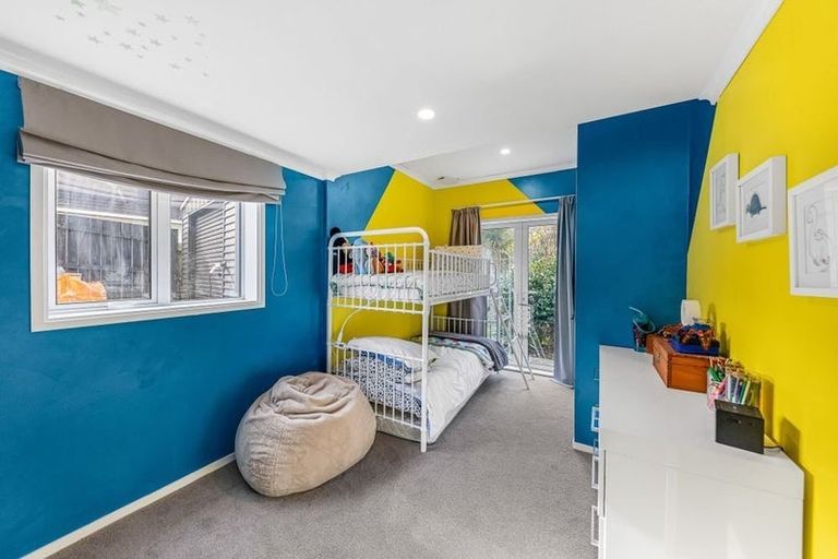 Photo of property in 15 Roland Road, Greenhithe, Auckland, 0632