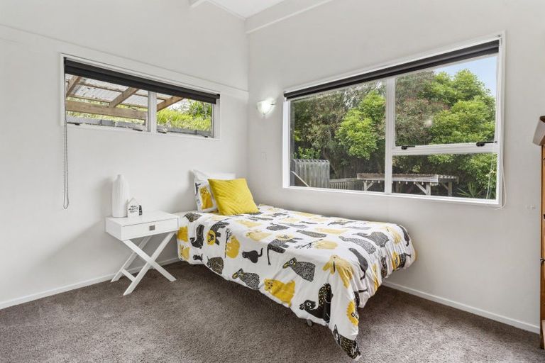 Photo of property in 36 Telstar Place, Beach Haven, Auckland, 0626