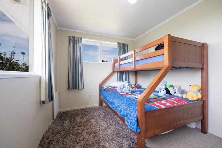 Photo of property in 40 Harmel Road, Glendene, Auckland, 0602